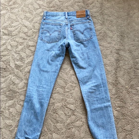 Levi’s wedgie straight leg jeans! - Picture 4 of 4